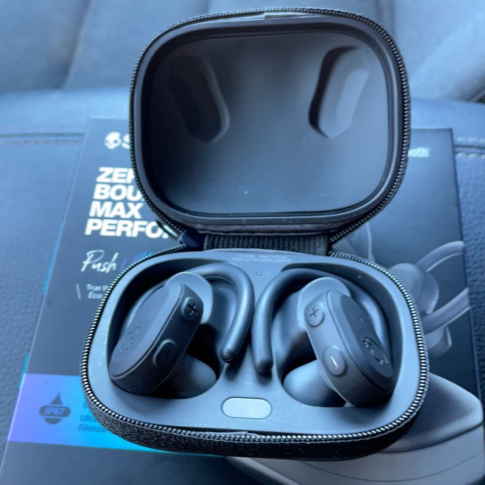 Skullcandy wireless ear buds - Picture 3 of 5